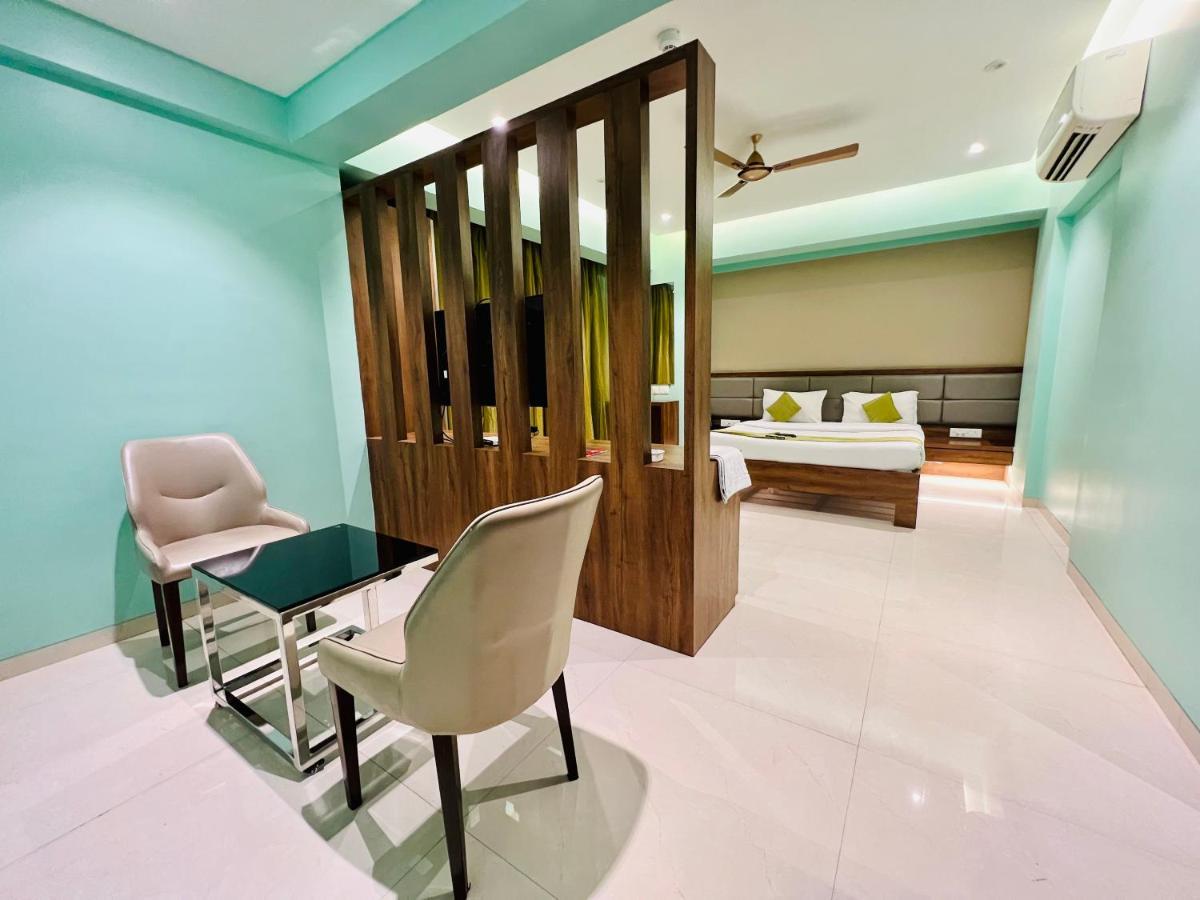 Hotel Seven Oaks Navi Mumbai Exterior photo